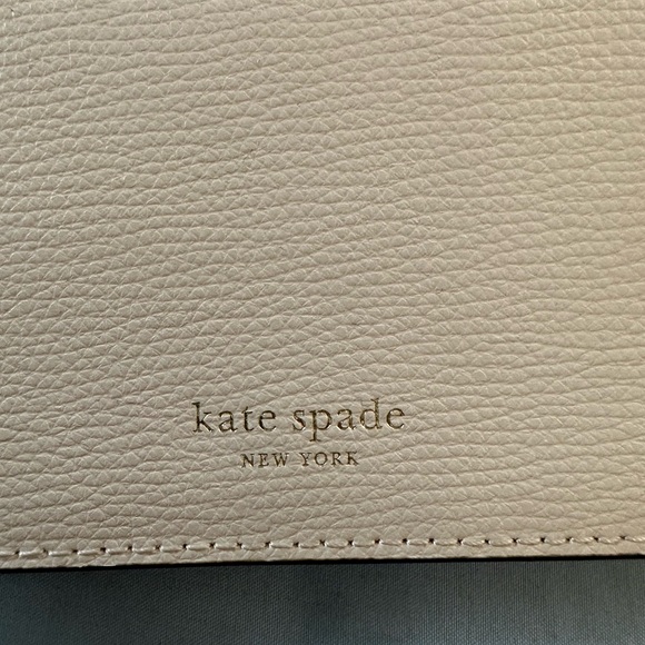 Kate Spade wallet. - Picture 2 of 6